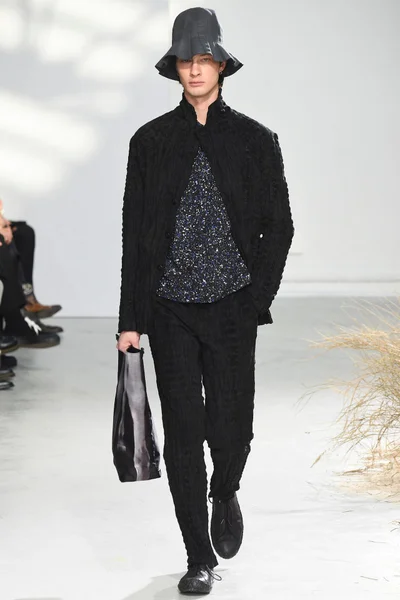 Look 26